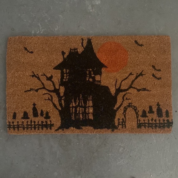 BNWT Crate & Barrel Haunted House Halloween Coir Doormat - Picture 2 of 3